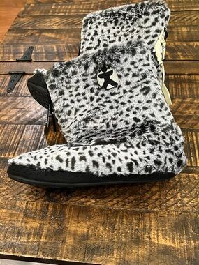 Furry Black & White Spot Print Slipper Boots